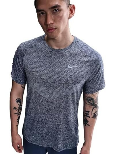 Nike Men's Solid Regular Fit T-Shirt